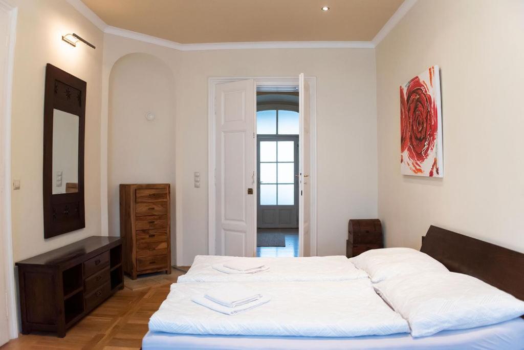 Velky Apartman Bratislava Ngoại thất bức ảnh
