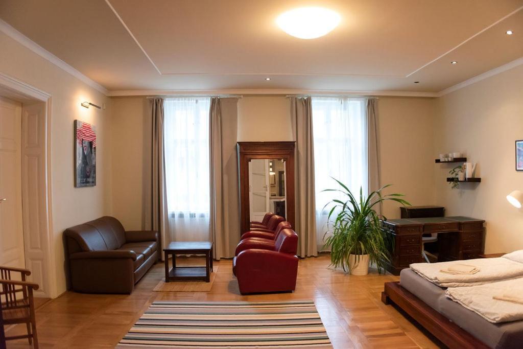 Velky Apartman Apartment Bratislava Ngoại thất bức ảnh